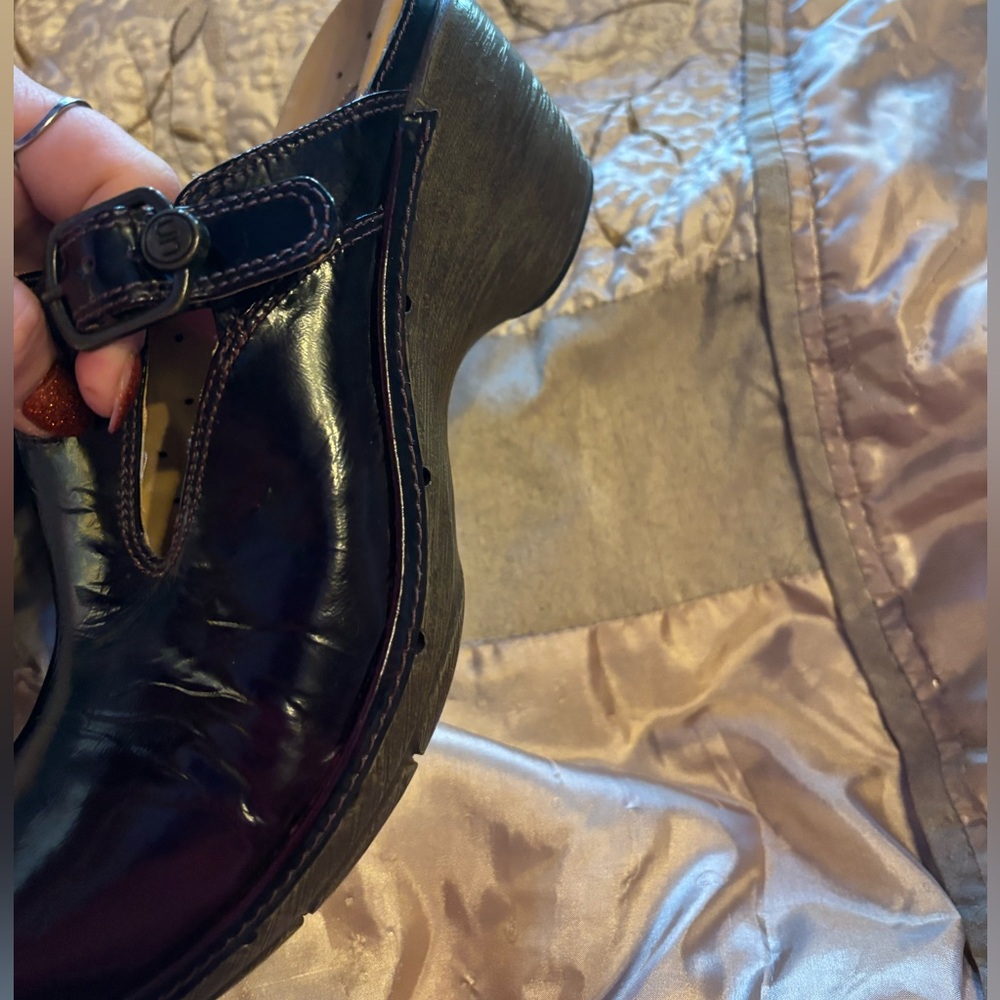 Clark’s Structured Clogs in dark wine - Picture 13 of 15